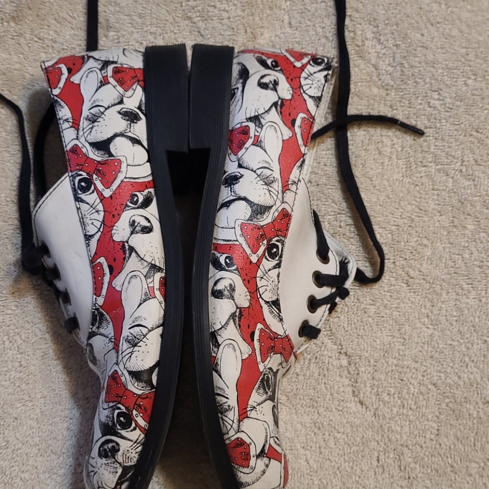 Shoes - Picture 3 of 8